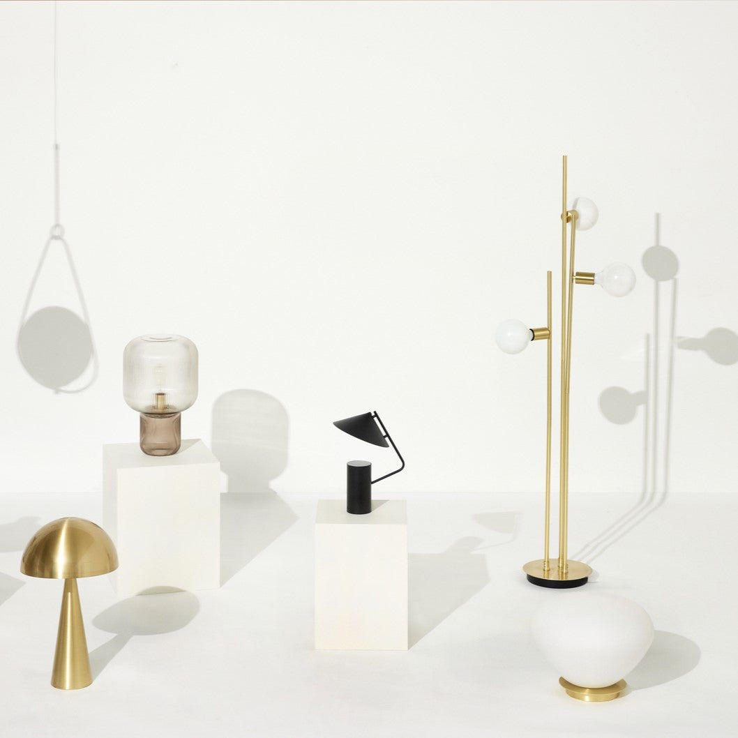 Žalvarinis grindinis šviestuvas „Balance“