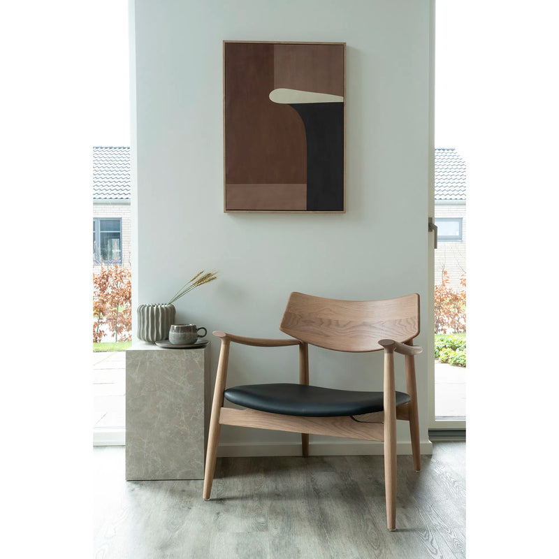 Olvera Lounge Chair: A Study in Nordic Contrast