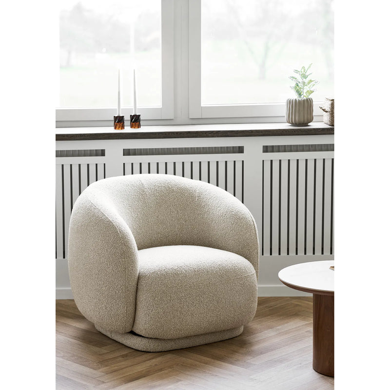 Hawkes Lounge Chair: The Ultimate Statement of Scale