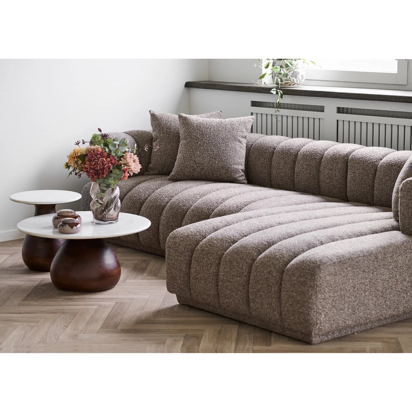 Kampinė sofa „Aurora“: Didingos proporcijos, Gilaus komforto prabanga | Dešininė