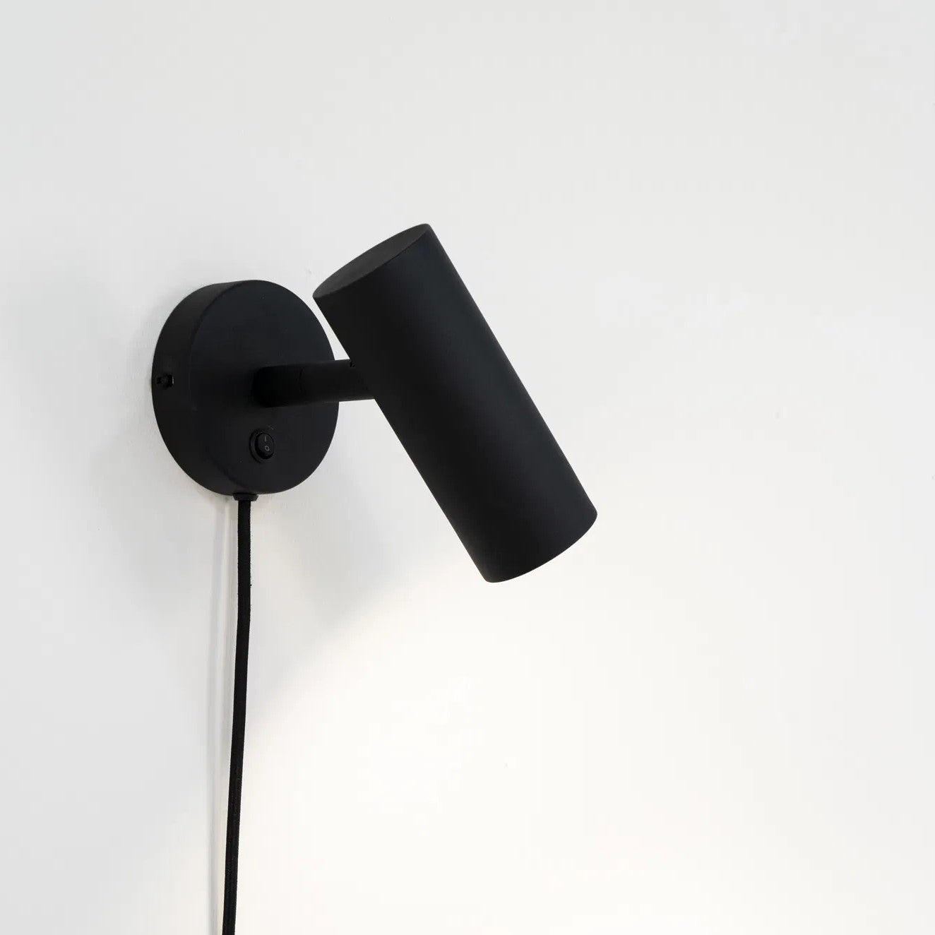 Tubular Wall Lamp | Black