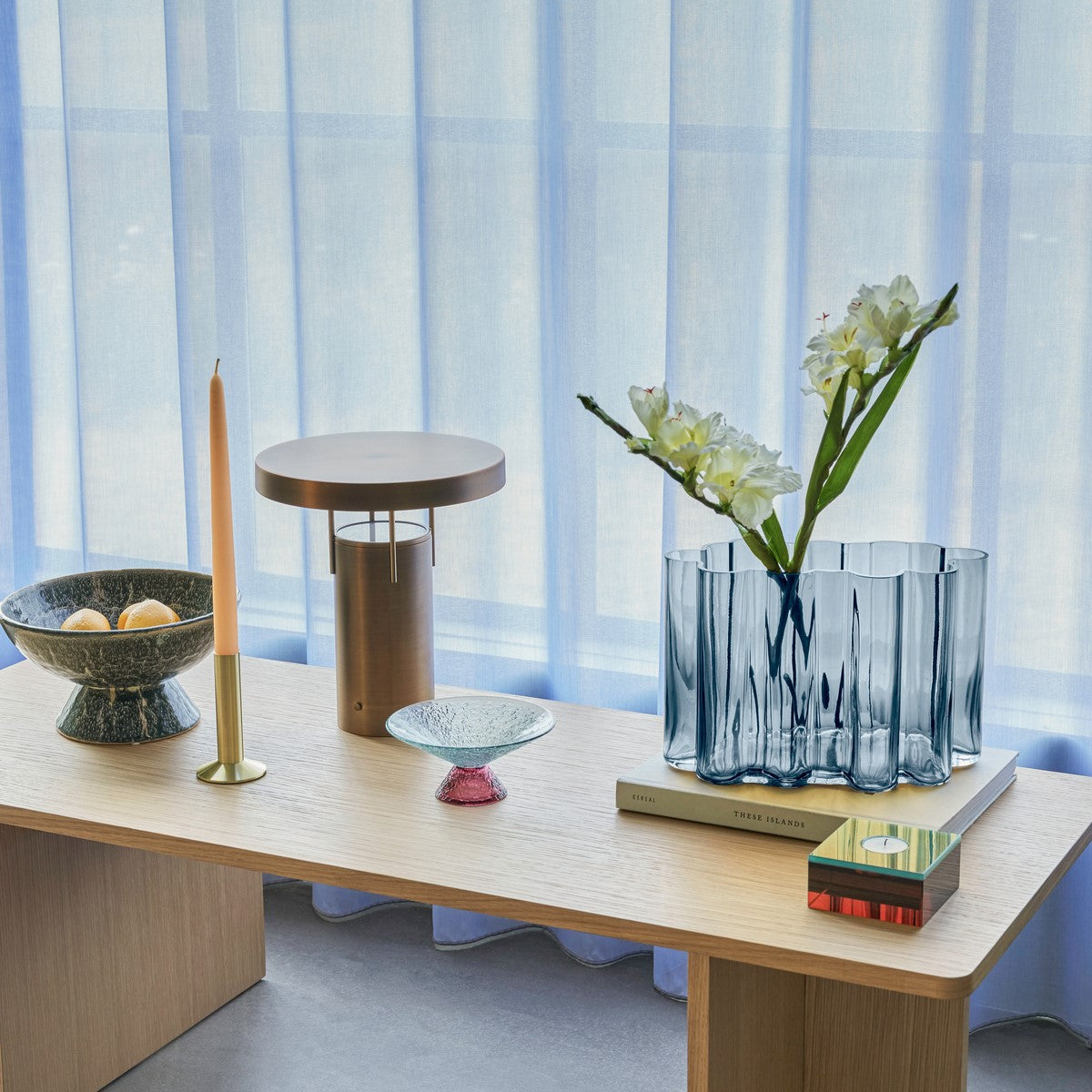 Umber Vase Blue