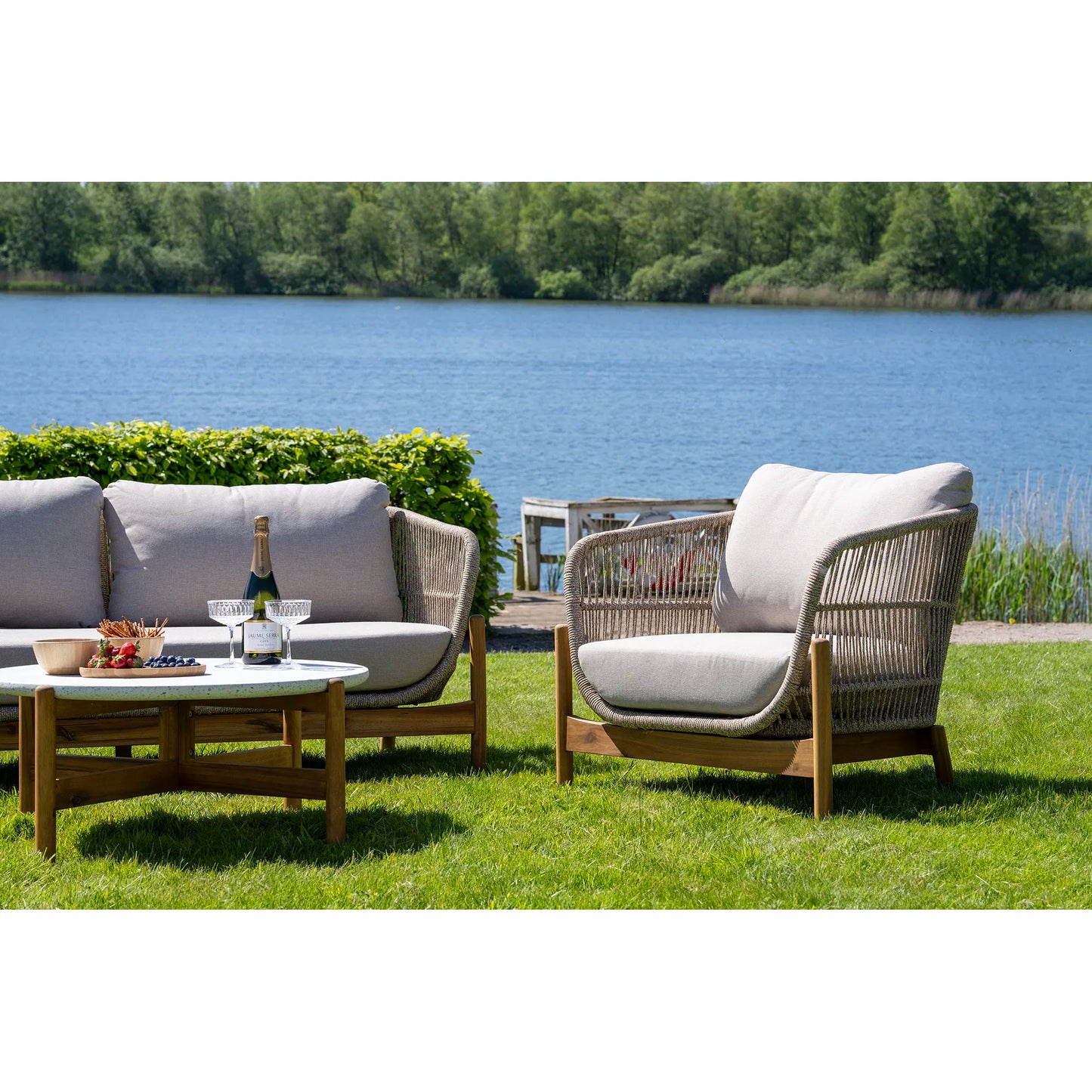 Terracina Lounge Chair | Acacia