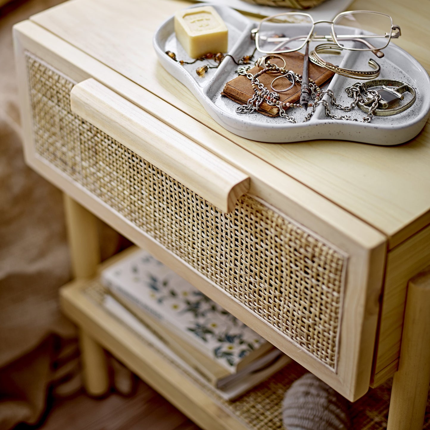 Manon Side Table | Pine Wood