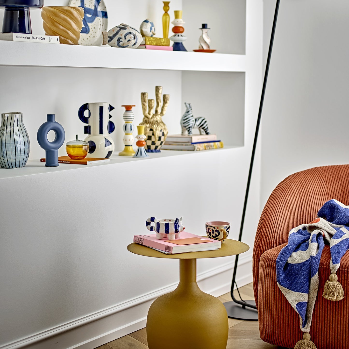 Amphora Side Table | Mustard Metal