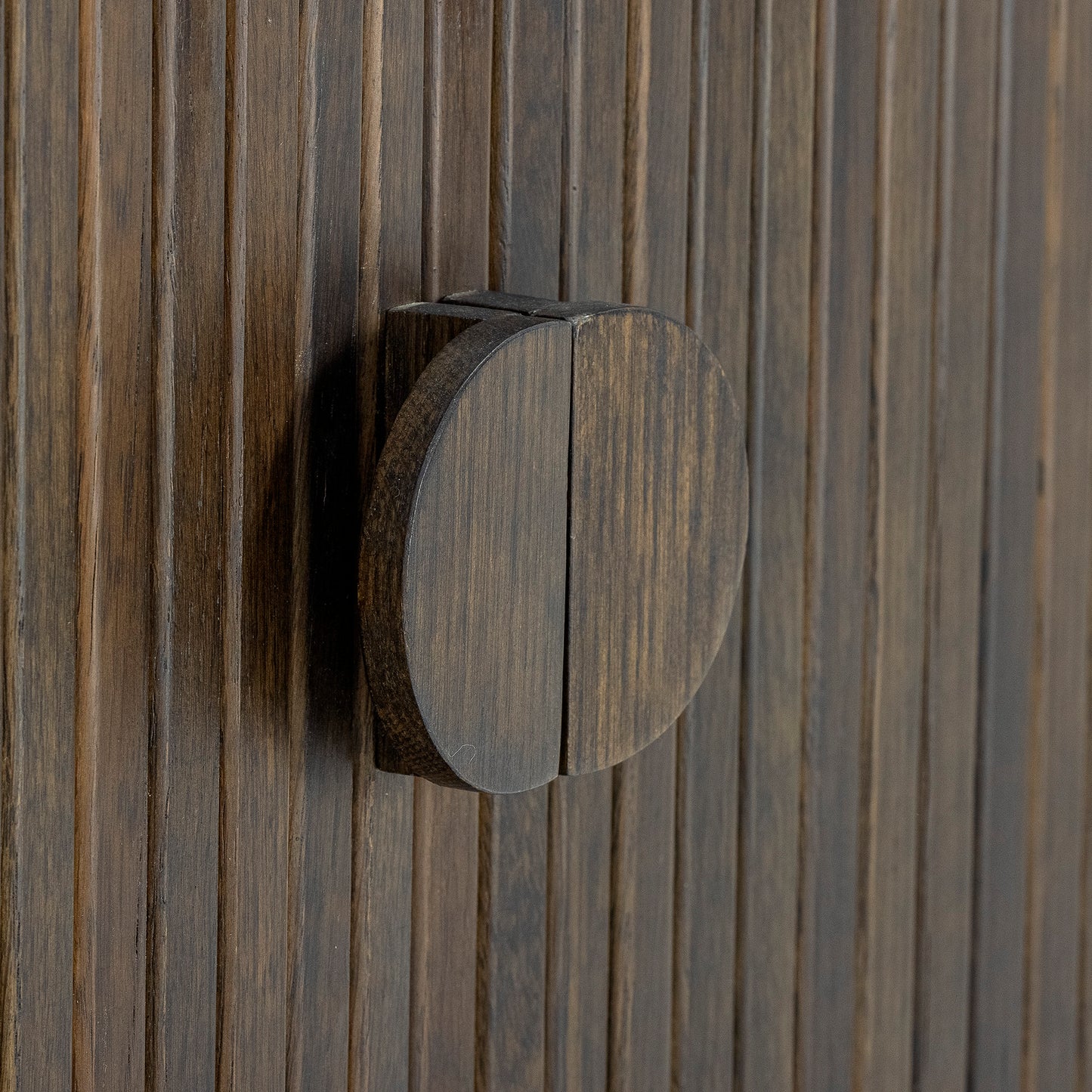 Slidding Door Cabinet | Oak