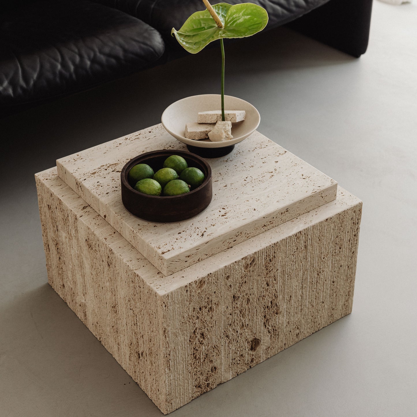Bari coffee table | Travertine