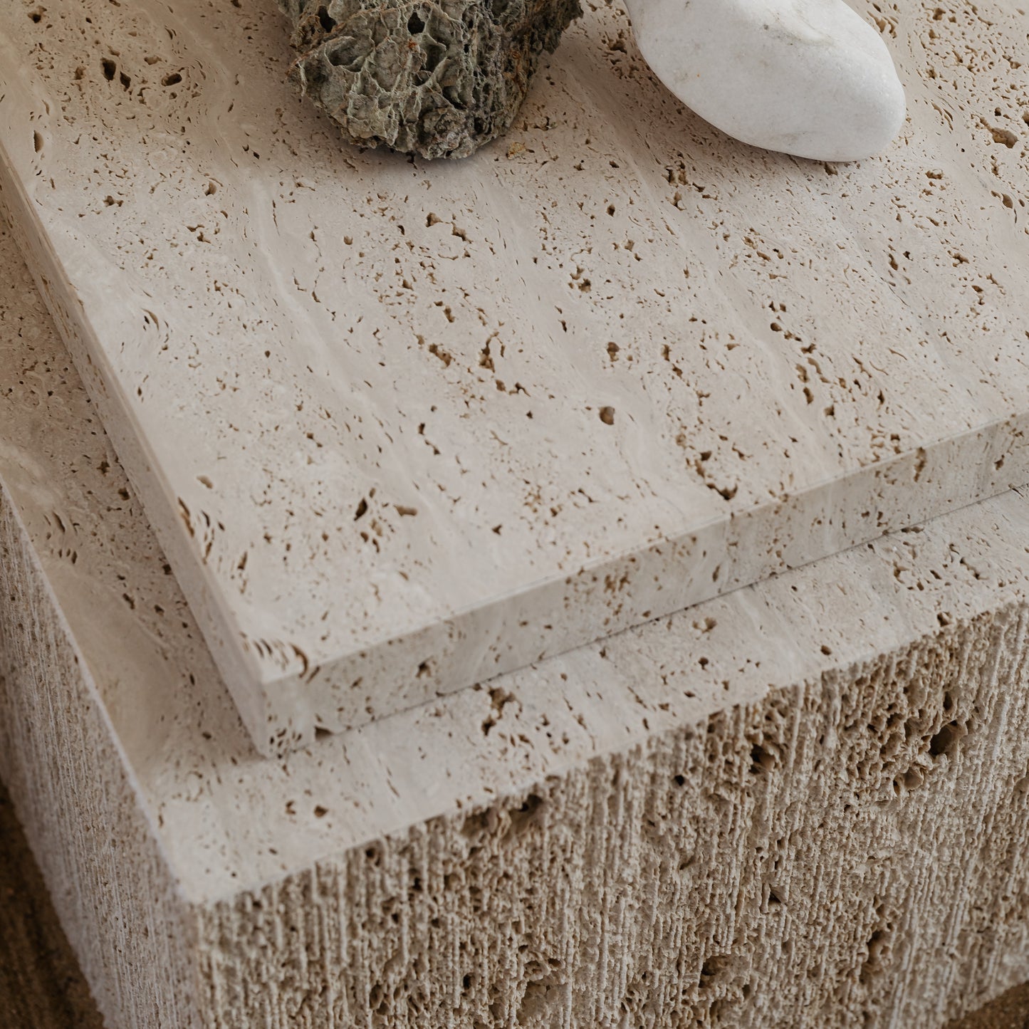 Bari coffee table | Travertine